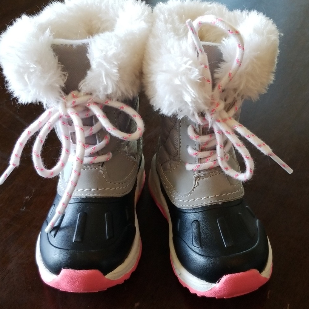 Carters snowboots